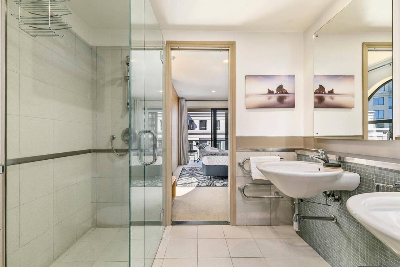 Enormous One Bedroom Beauty In Cbd! Free Parking Auckland Exteriör bild